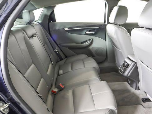 Used 2018 Chevrolet Impala LT image 34
