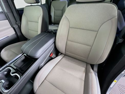 Used 2025 Chevrolet Traverse LT image 21