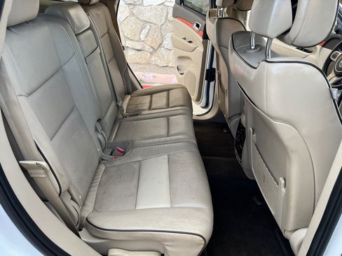 Used 2013 Jeep Grand Cherokee Overland w/ Advance Technology Group AWD/4WD image 14
