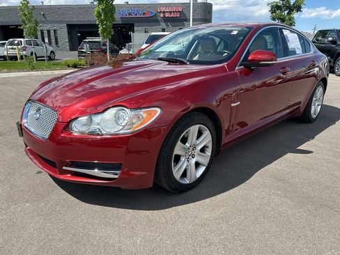 Used 2010 Jaguar XF Luxury RWD image 3