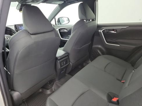 Used 2022 Toyota RAV4 SE AWD/4WD image 14