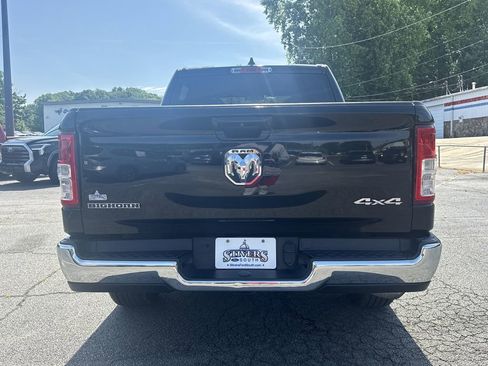 Used 2022 RAM 1500 Big Horn AWD/4WD image 3