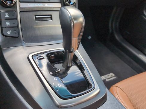 Used 2015 Hyundai Genesis 3.8 image 11