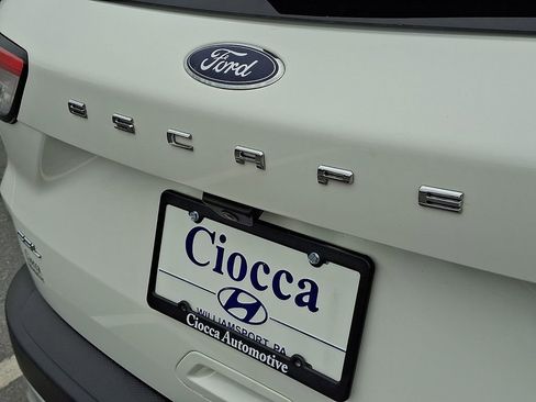 Used 2021 Ford Escape SEL w/ Technology Package image 32