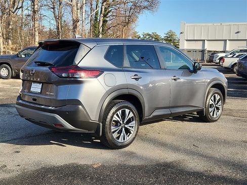 Certified 2022 Nissan Rogue SV image 7
