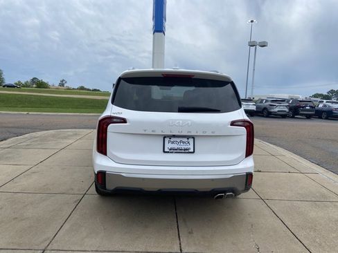 Used 2025 Kia Telluride S FWD image 8