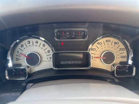 Used 2010 Ford Expedition EL XLT image 22