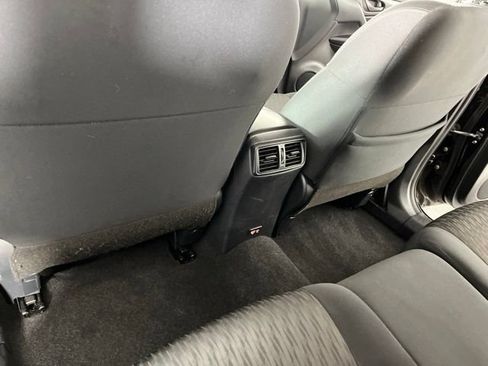 Used 2020 Nissan Rogue S FWD image 41