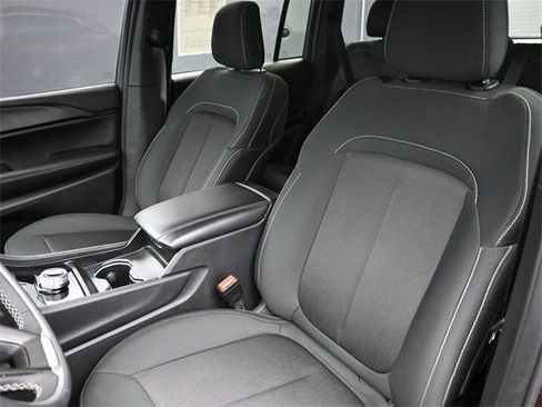 Used 2024 Jeep Grand Cherokee Laredo w/ Trailer Tow Package image 13