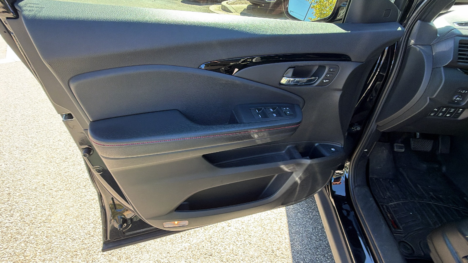 Used 2021 Honda Ridgeline Black Edition image 14