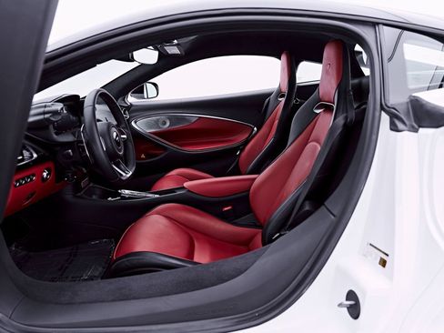 Used 2024 McLaren Artura RWD image 49