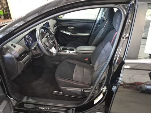 Used 2024 Nissan Sentra SR FWD image 9