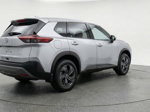 Used 2025 Nissan Rogue SV image 9