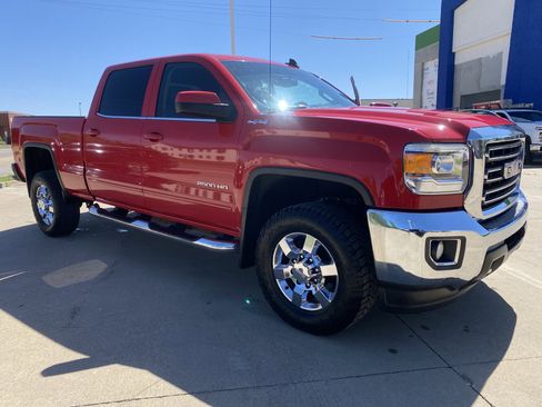 Used 2015 GMC Sierra 2500 SLE w/ SLE Preferred Package AWD/4WD image 17