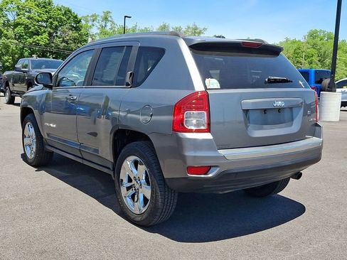 Used 2011 Jeep Compass Limited w/ Sun/Sound Group FWD image 4