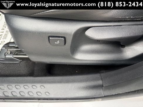 Used 2018 Toyota C-HR XLE FWD image 18
