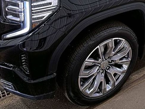 Used 2025 GMC Sierra 1500 Denali w/ Denali Reserve Package AWD/4WD image 12