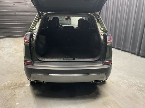 Used 2020 Jeep Cherokee Limited image 8