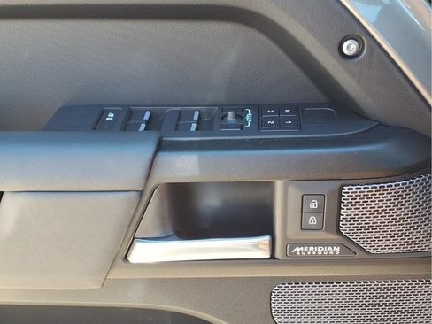 Used 2023 Land Rover Defender 110 AWD/4WD image 15