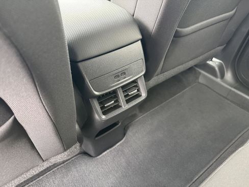 Used 2025 Chevrolet Equinox LT w/ Safety and Technology Package FWD image 10