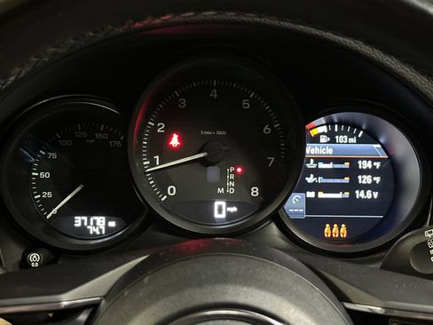 Used 2023 Porsche Macan AWD/4WD image 23