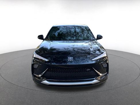 Used 2025 Buick Envista Sport Touring image 2