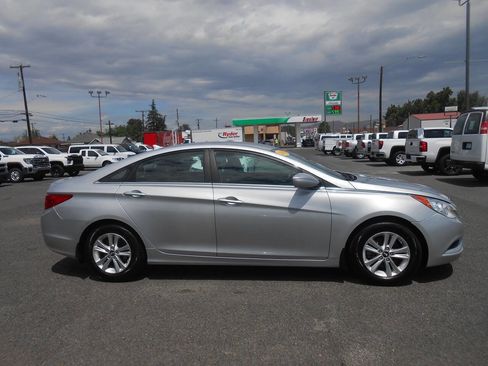 Used 2011 Hyundai Sonata GLS w/ Popular Equipment Pkg 2 FWD image 2