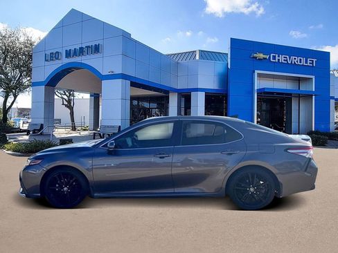 Used 2021 Toyota Camry XSE image 8