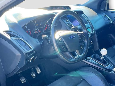 Used 2017 Ford Focus RS image 9