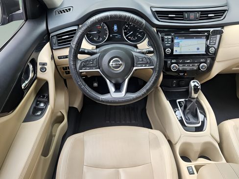 Used 2017 Nissan Rogue SL w/ SL Premium Package FWD image 11