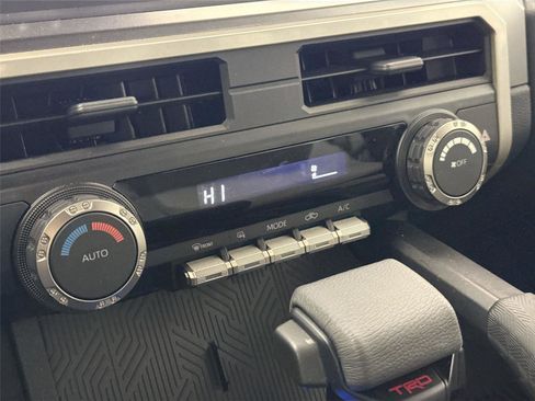 Certified 2025 Toyota Tacoma TRD Sport image 31