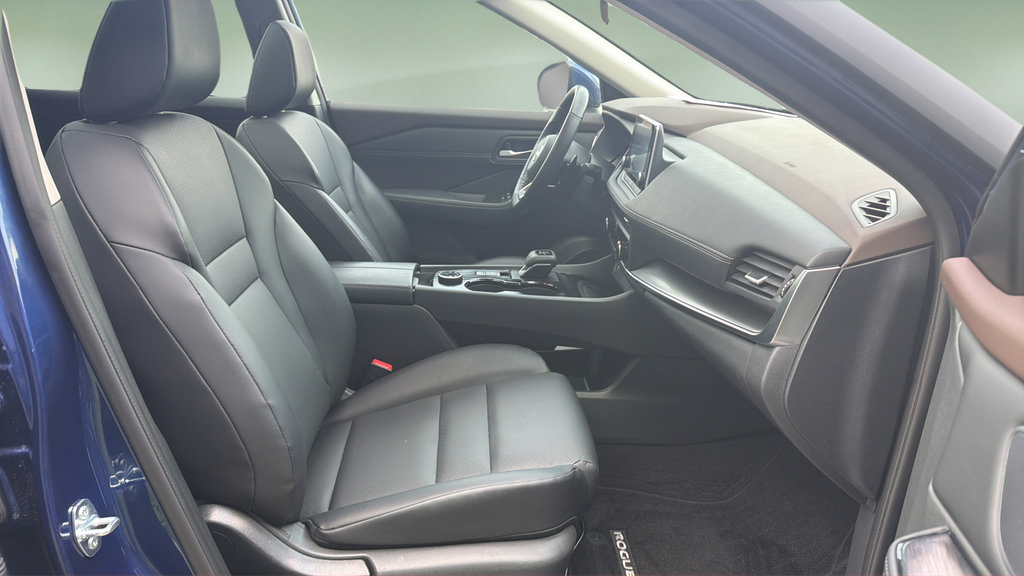 Certified 2023 Nissan Rogue SV w/ SV Premium B Package AWD/4WD image 11
