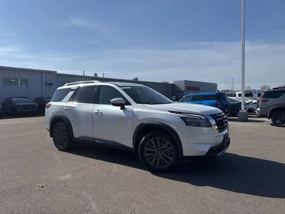Used 2025 Nissan Pathfinder SL w/ SL Premium Package