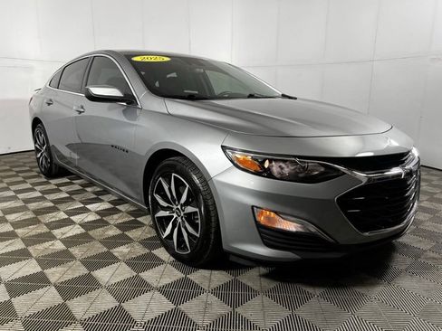 Used 2025 Chevrolet Malibu RS image 6