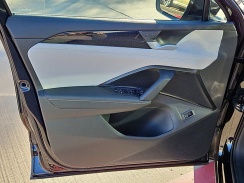 New 2026 Volkswagen Tiguan SE image 13