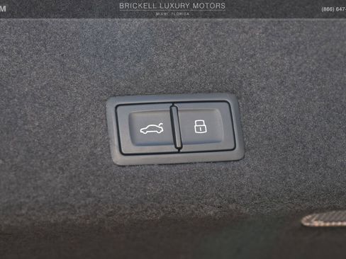 Used 2020 Lamborghini Urus image 17