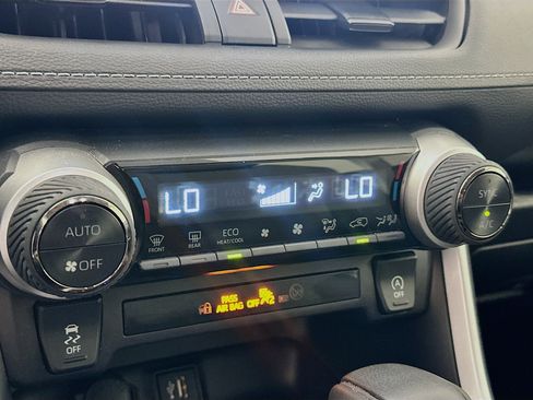 Used 2025 Toyota RAV4 XLE FWD image 23