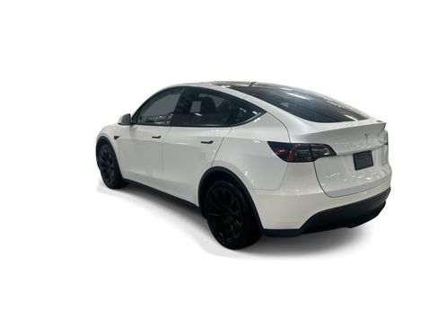 Certified 2023 Tesla Model Y Long Range AWD/4WD image 4
