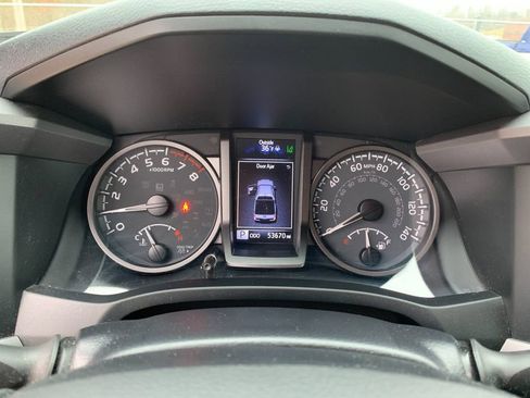 Used 2022 Toyota Tacoma TRD Sport image 30