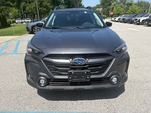 Used 2024 Subaru Outback Premium AWD/4WD image 3