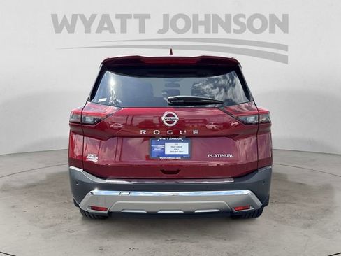 Used 2021 Nissan Rogue Platinum FWD image 4