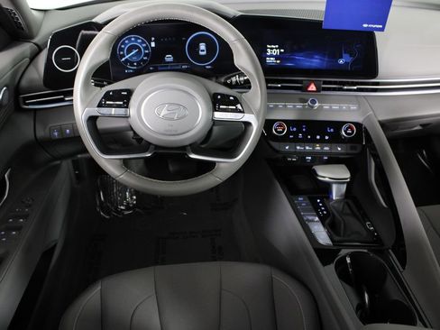 Certified 2024 Hyundai Elantra SEL w/ Convenience Package FWD image 8