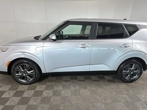 Used 2021 Kia Soul S FWD image 6