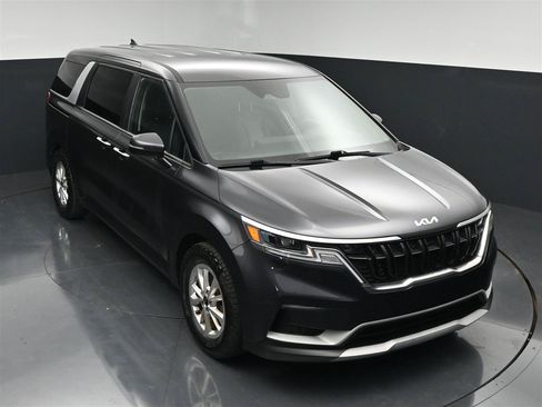 Used 2023 Kia Carnival LX FWD image 20