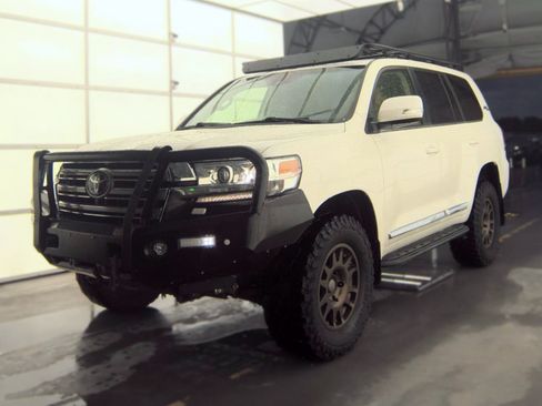 Used 2018 Toyota Land Cruiser AWD/4WD image 4