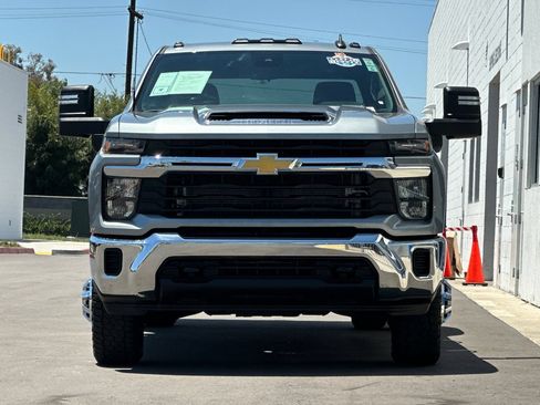 Used 2024 Chevrolet Silverado 3500 LT AWD/4WD image 9