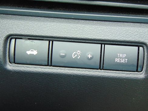 Used 2024 Nissan Altima 2.5 SV image 36