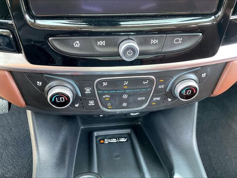 Used 2018 Chevrolet Traverse High Country AWD/4WD image 33
