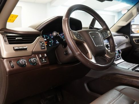 Used 2018 GMC Yukon Denali image 7