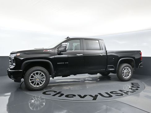 Used 2025 Chevrolet Silverado 2500 LT w/ Z71 Chrome Sport Edition AWD/4WD image 6
